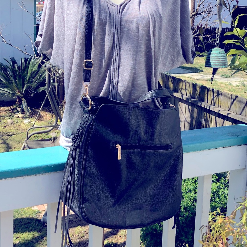 DAVID JONES PARIS Pebbled Faux Leather Crossbody / Shoulder / Handheld Hobo Bag.